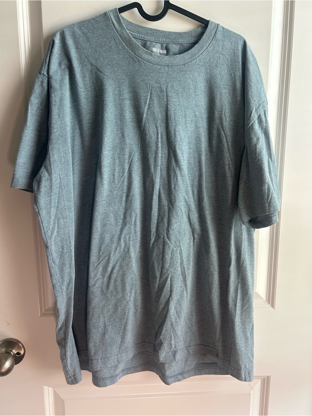 True Classic Men's Short-Sleeve Crew Tee in Heather Slate Gray
